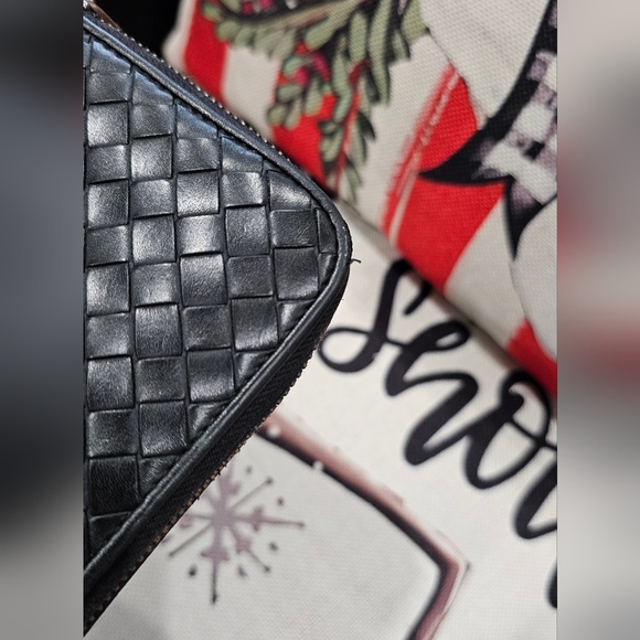 BOTTEGA VENETA Leather Intrecciato Nappa Zip-Around Wallet - Picture 9 of 15
